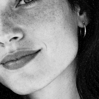 MAX 400 original-pixel factory grain detail